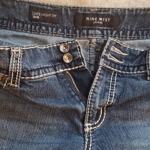 Nine West Capri Jeans - Picture 2 of 2